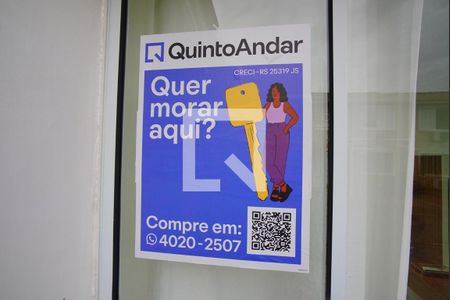 Casa à venda com 72m², 2 quartos e 1 vagaAdesivo