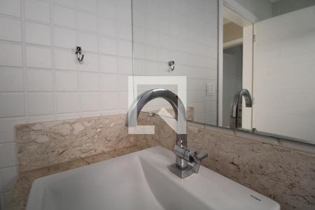 Casa de condomínio à venda com 900m², 5 quartos e 6 vagasÁrea comum - Banheiro