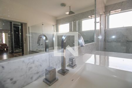 Casa de condomínio à venda com 900m², 5 quartos e 6 vagasBanheiro/Suíte 5