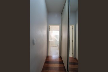 Casa de condomínio à venda com 900m², 5 quartos e 6 vagasBanheiro/Suíte 1
