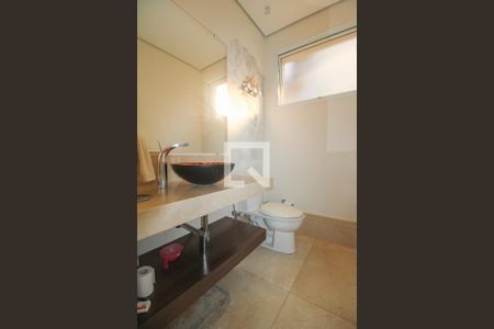 Casa de condomínio à venda com 900m², 5 quartos e 6 vagasBanheiro Social