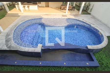 Casa de condomínio à venda com 900m², 5 quartos e 6 vagasÁrea comum - Piscina