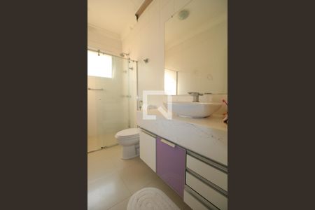 Casa de condomínio à venda com 900m², 5 quartos e 6 vagasBanheiro/Suíte 1