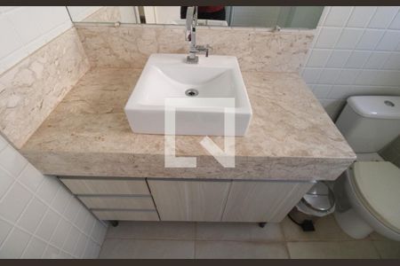 Casa de condomínio à venda com 900m², 5 quartos e 6 vagasÁrea comum - Banheiro