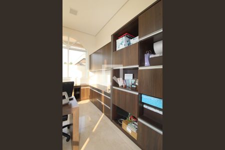 Casa de condomínio à venda com 900m², 5 quartos e 6 vagasCopa