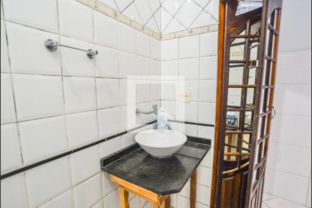 Casa à venda com 250m², 2 quartos e 3 vagasBanheiro Social