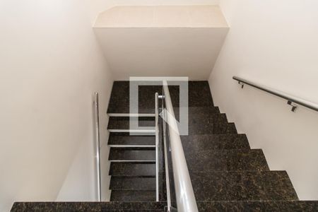 Casa para alugar com 143m², 3 quartos e 1 vagaEscada