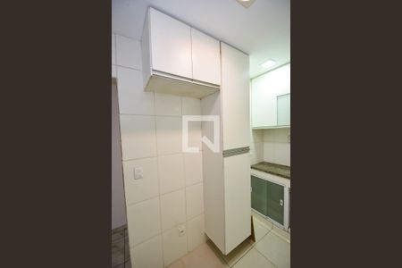 Casa para alugar com 139m², 2 quartos e 1 vaga Casa para alugar com 139m², 2 quartos e 1 vagaCozinha - Armários