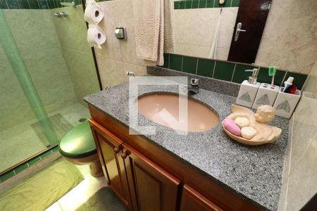 Casa à venda com 141m², 4 quartos e 2 vagasBanheiro Social