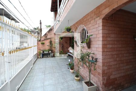 Casa à venda com 141m², 4 quartos e 2 vagasQuintal