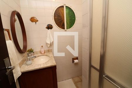 Casa à venda com 141m², 4 quartos e 2 vagasLavabo