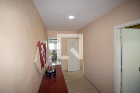 Apartamento à venda com 220m², 4 quartos e 3 vagasCorredor 