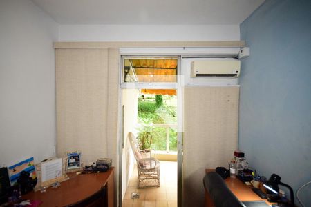 Apartamento à venda com 220m², 4 quartos e 3 vagasQuarto 2