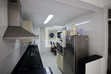 Apartamento à venda com 220m², 4 quartos e 3 vagasCozinha 