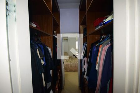 Apartamento à venda com 220m², 4 quartos e 3 vagasCloset Suíte 