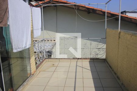Casa à venda com 115m², 2 quartos e 2 vagasTerraço