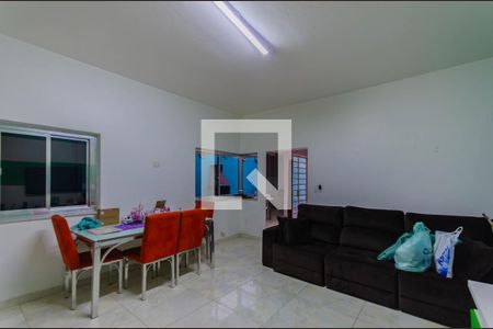 Sala de TV de casa à venda com 3 quartos, 270m² em Cambuci, São Paulo