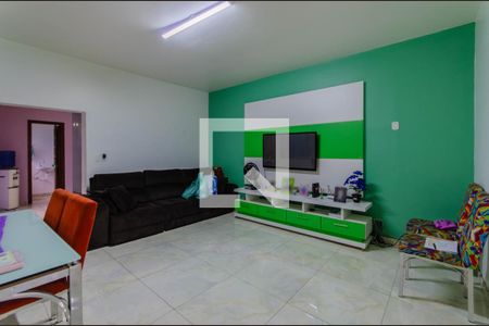 Sala de TV de casa à venda com 3 quartos, 270m² em Cambuci, São Paulo