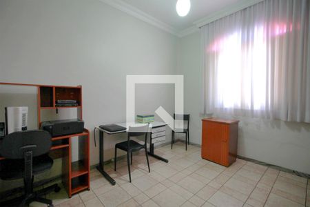 Casa à venda com 244m², 3 quartos e 3 vagasQuarto 3