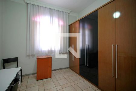 Casa à venda com 244m², 3 quartos e 3 vagasQuarto 3