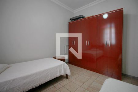 Casa à venda com 244m², 3 quartos e 3 vagasQuarto 2