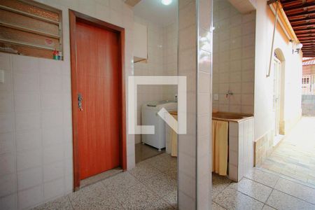 Casa à venda com 244m², 3 quartos e 3 vagasÁrea de Serviço