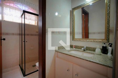 Casa à venda com 244m², 3 quartos e 3 vagasBanheiro