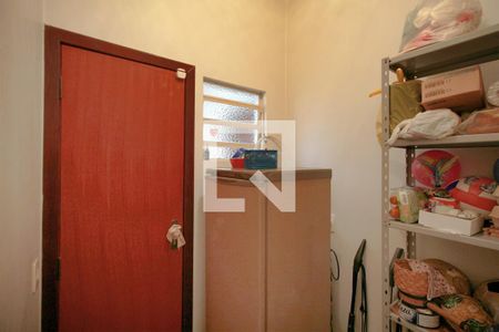 Casa à venda com 244m², 3 quartos e 3 vagasQuarto de Serviço