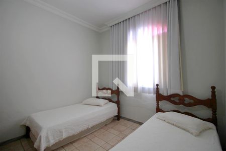 Casa à venda com 244m², 3 quartos e 3 vagasQuarto 2