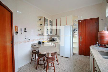 Casa à venda com 244m², 3 quartos e 3 vagasCozinha