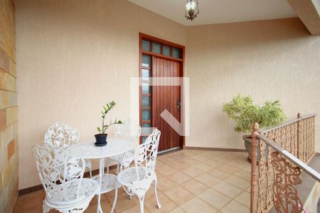 Casa à venda com 244m², 3 quartos e 3 vagasSacada