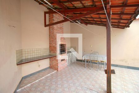 Casa à venda com 244m², 3 quartos e 3 vagasChurrasqueira