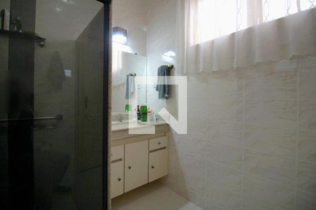 Casa à venda com 244m², 3 quartos e 3 vagasBanheiro da Suíte