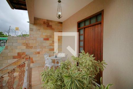 Casa à venda com 244m², 3 quartos e 3 vagasSacada