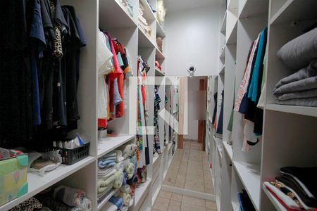 Casa à venda com 244m², 3 quartos e 3 vagasCloset da Suite