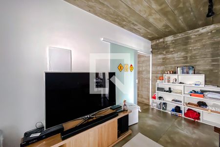 Sala de TV de casa à venda com 5 quartos, 482m² em Alto da Lapa, São Paulo