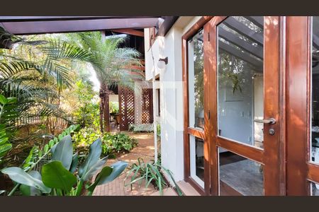 Casa de condomínio à venda com 640m², 4 quartos e 4 vagasÁrea externa