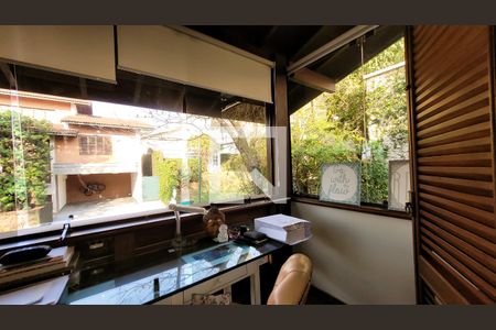 Casa de condomínio à venda com 640m², 4 quartos e 4 vagasEscritório da Suite 1