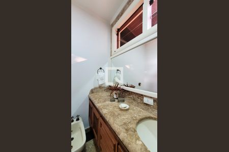 Casa de condomínio à venda com 640m², 4 quartos e 4 vagasBanheiro Varanda Sala/Suite3