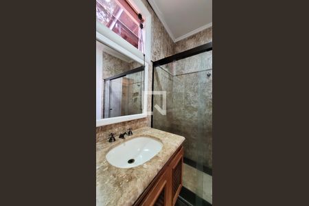 Casa de condomínio à venda com 640m², 4 quartos e 4 vagasBanheiro Varanda Sala/Suite3