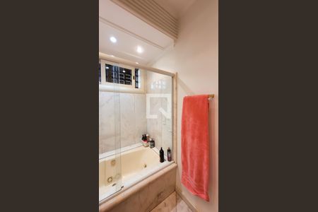 Casa de condomínio à venda com 640m², 4 quartos e 4 vagasBanheiro da Suíte 1