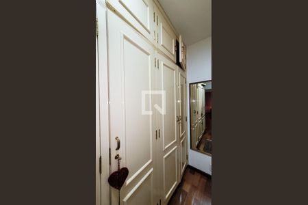 Casa de condomínio à venda com 640m², 4 quartos e 4 vagasCloset da Suite Master