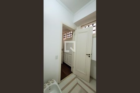 Casa de condomínio à venda com 640m², 4 quartos e 4 vagasBanheiro do Closet Suite 2