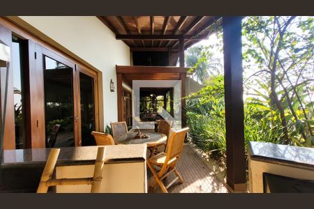 Casa de condomínio à venda com 640m², 4 quartos e 4 vagasÁrea externa