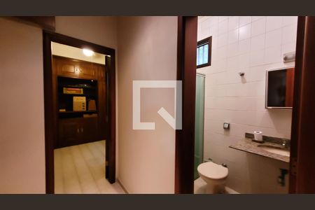 Casa de condomínio à venda com 640m², 4 quartos e 4 vagasEspaço de Serviços - Corredor