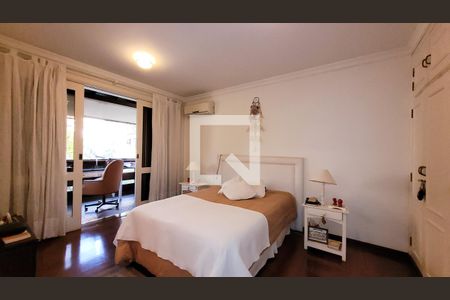 Casa de condomínio à venda com 640m², 4 quartos e 4 vagasSuite 1