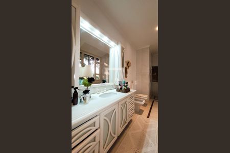 Casa de condomínio à venda com 640m², 4 quartos e 4 vagasBanheiro da Suite Master