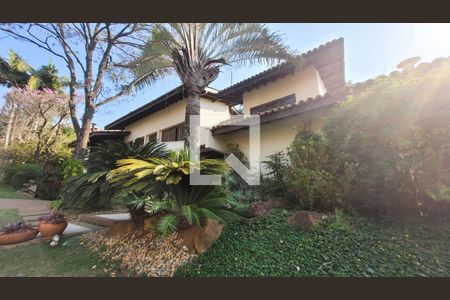 Casa de condomínio à venda com 640m², 4 quartos e 4 vagasFachada