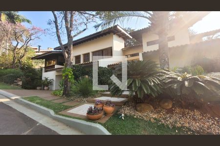 Casa de condomínio à venda com 640m², 4 quartos e 4 vagasFachada