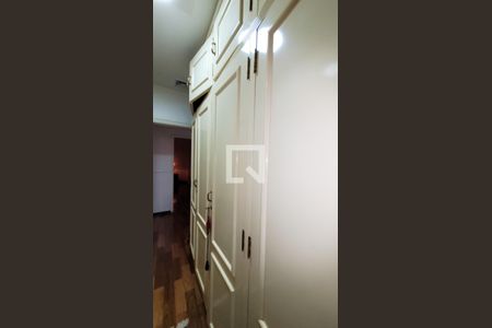 Casa de condomínio à venda com 640m², 4 quartos e 4 vagasCloset da Suite Master